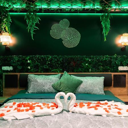 L'Oasis Tropicale, Jacuzzi, Love Room Роппенайм Экстерьер фото