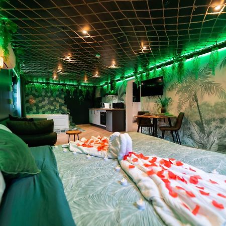 L'Oasis Tropicale, Jacuzzi, Love Room Роппенайм Экстерьер фото