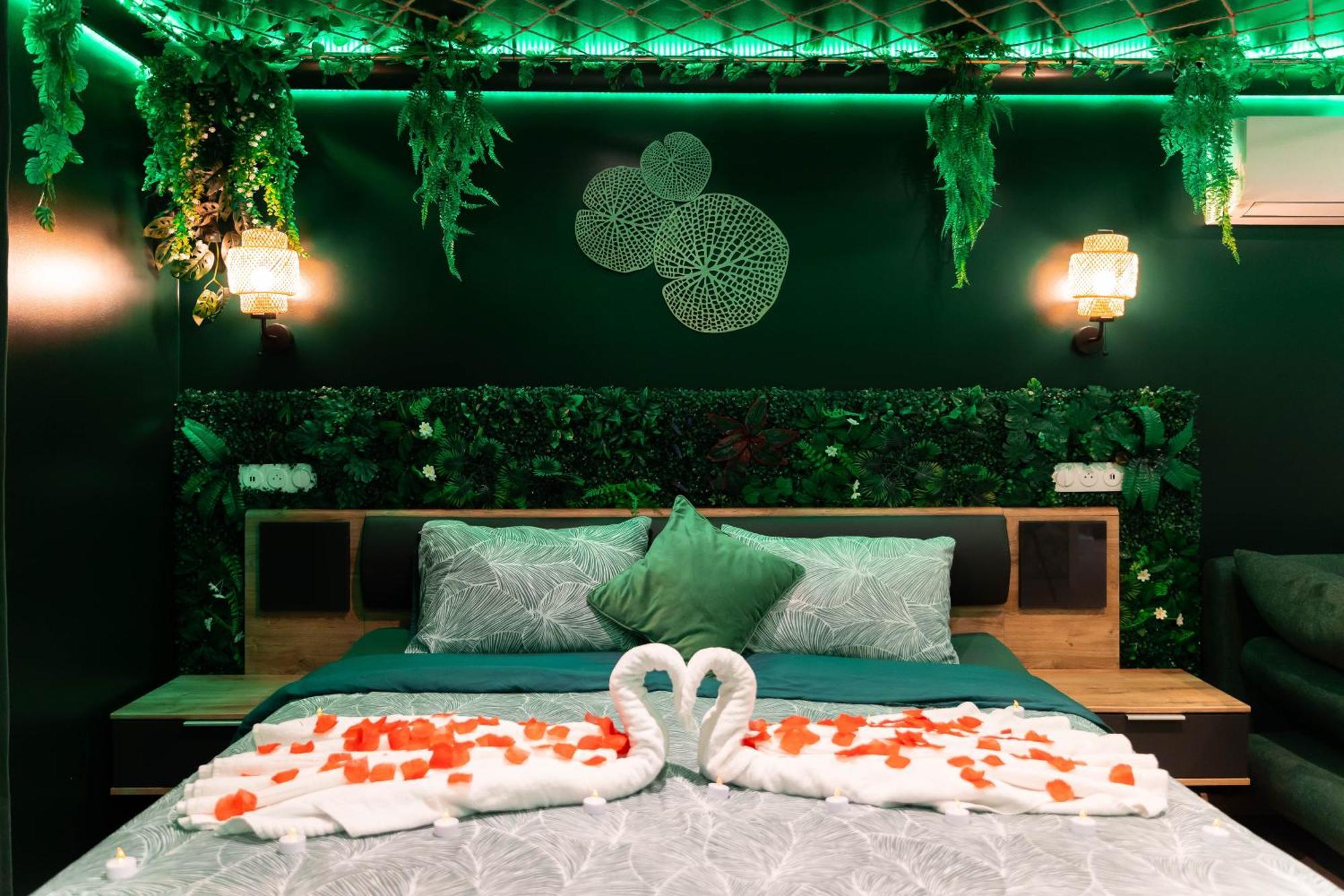 L'Oasis Tropicale, Jacuzzi, Love Room Роппенайм Экстерьер фото