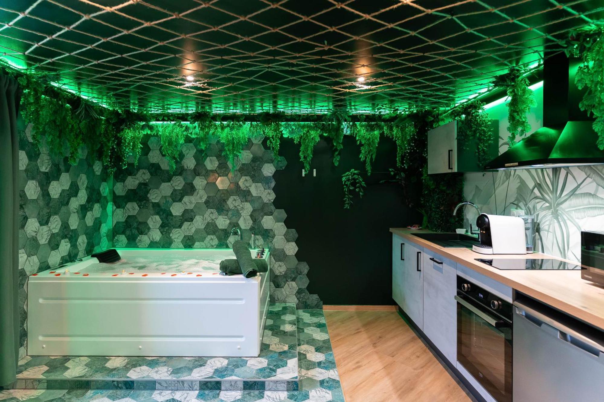 L'Oasis Tropicale, Jacuzzi, Love Room Роппенайм Экстерьер фото